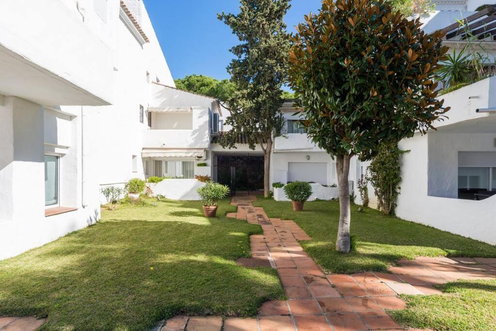 Incredible Luxury Location In Puerto Banus Beach For Families Marbella Exterior foto